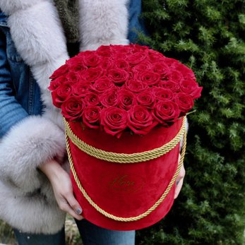 Букет Краспедия из роз в шляпной коробке